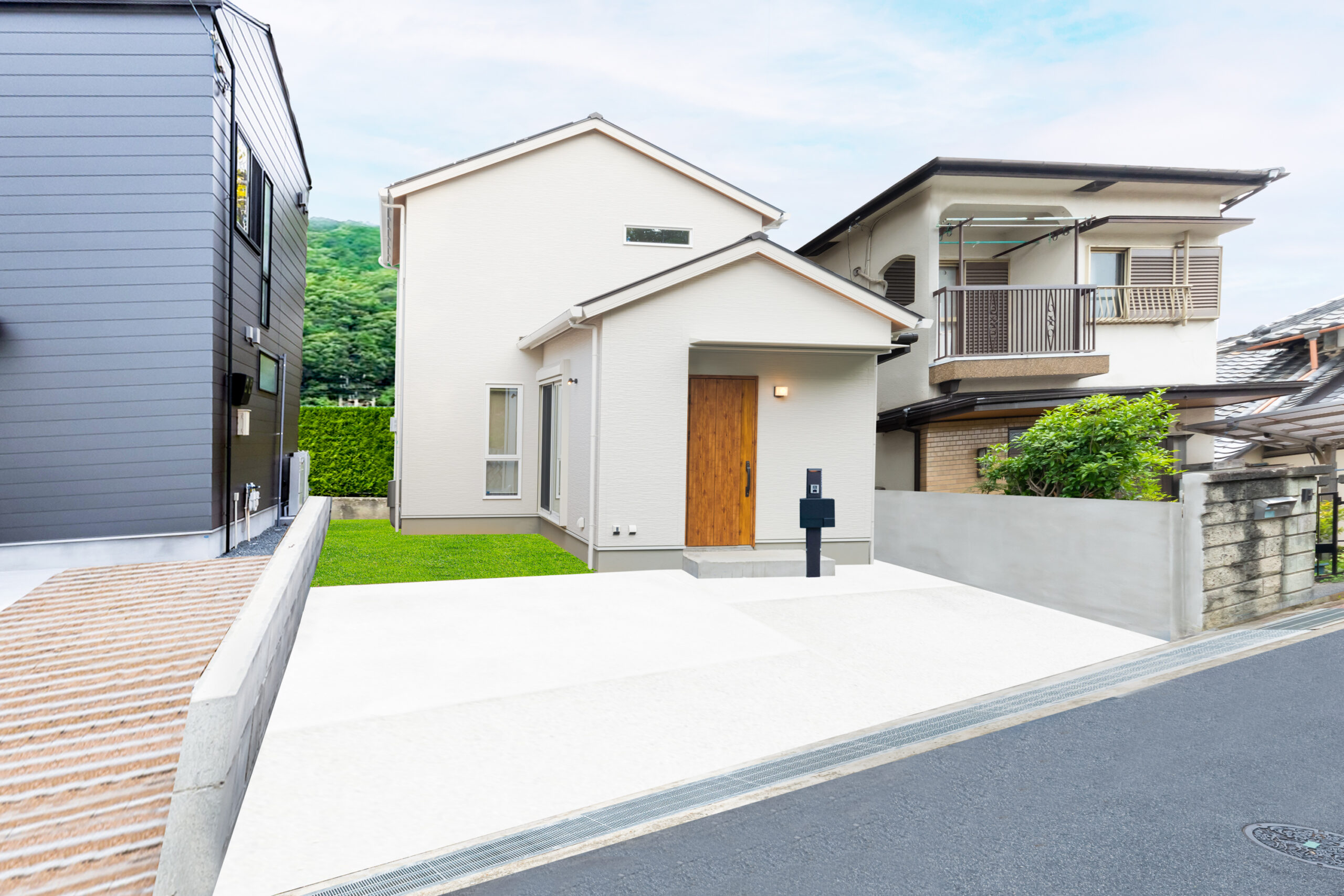 【奈良県奈良市】住宅密集地でも開放的で機能面も充実のお家　［73］