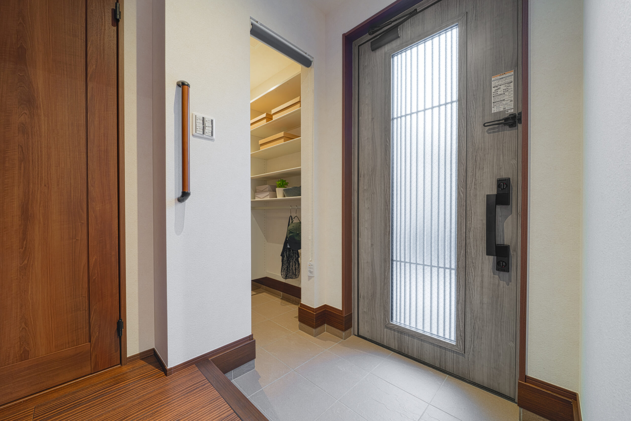 【大阪府堺市】2世帯！？2階建て+平屋のプライベートが確保されたお家［116］